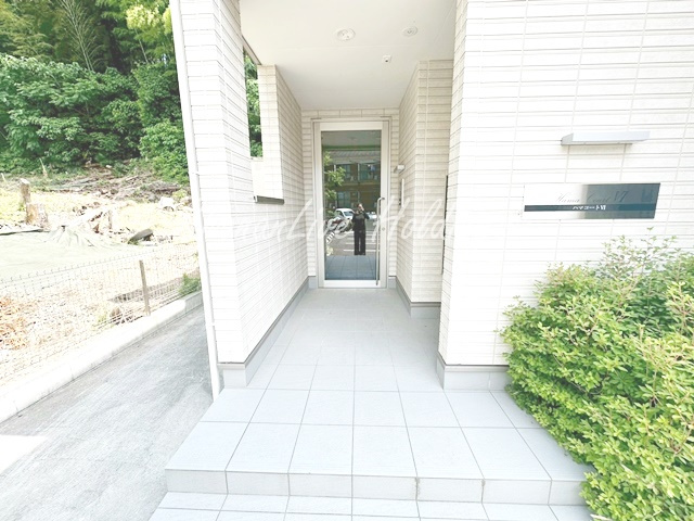 ハマコートⅥのエントランス|宅配ボックスございます♪