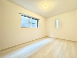 【洋室】 | 宇治市伊勢田町砂田　中古戸建 | 【洋室6.8帖】