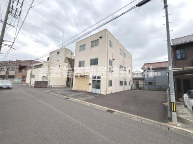 ６６５２５　岐阜市西野町六丁目北町事業用の外観