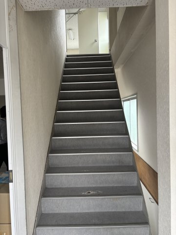 ６６５２５　岐阜市西野町六丁目北町事業用の玄関