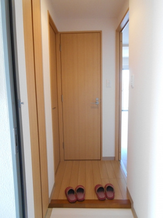 グランパルク小金井の玄関|別部屋の写真です