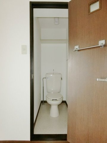 【トイレ】 | ピアコート | 402の写真
