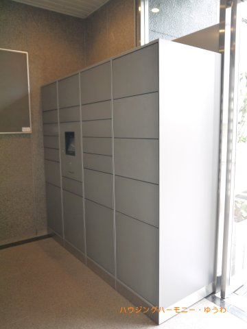 【その他共用部分】 | ライオンズマンション板橋区役所前 | 不在時にも安心！宅配ボックスがあります！