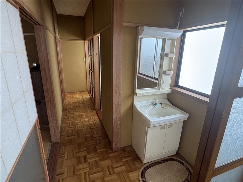 四谷３丁目　売住宅の独立洗面台