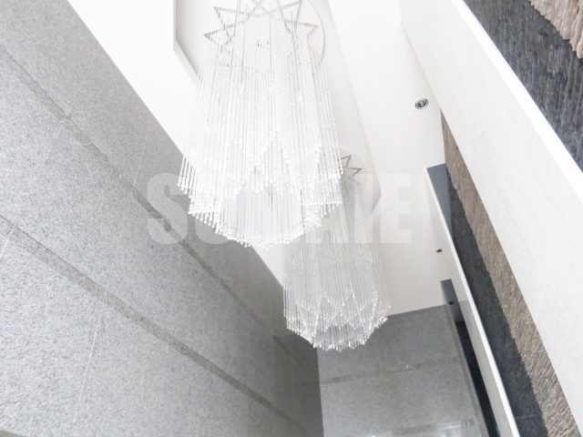 ルーブル東十条弐番館のその他共用部分|エントランスにはシャンデリアも☆