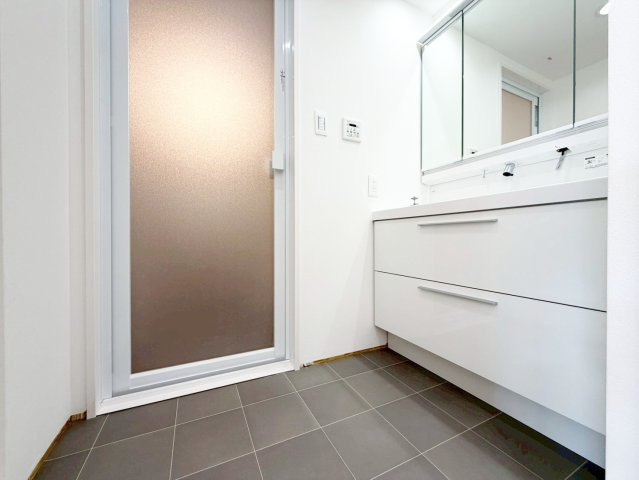 【独立洗面台】