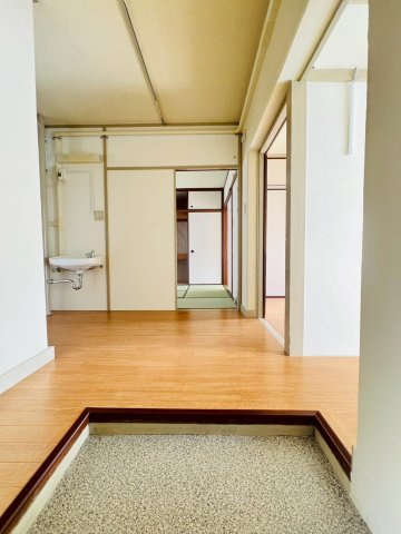 東垂水(1・2)4号棟の玄関