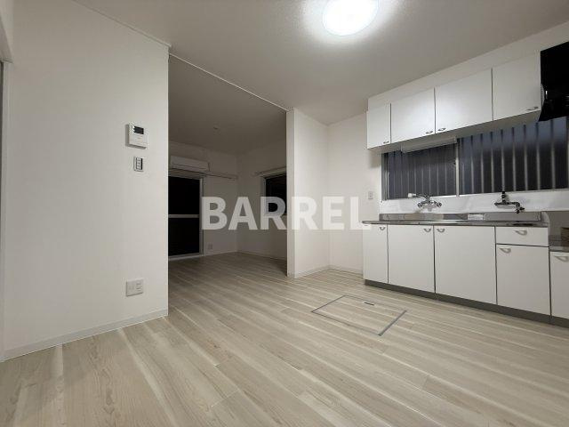 六反園貸家の居間・リビング