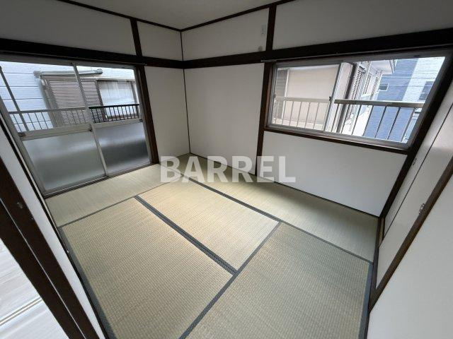 六反園貸家の居間・リビング