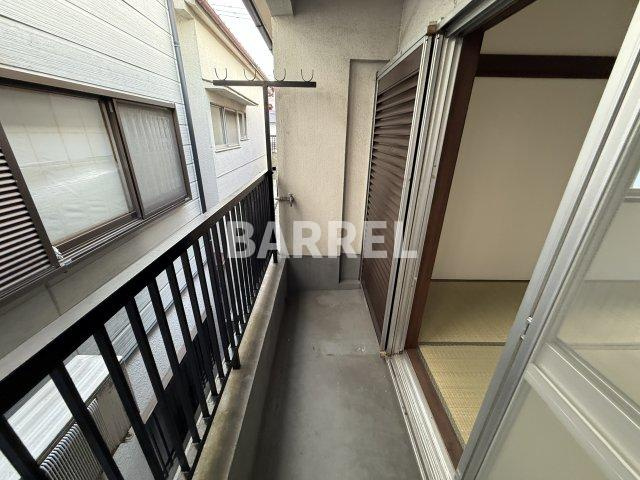 六反園貸家のバルコニー