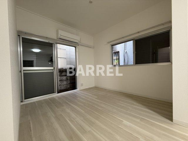 六反園貸家の寝室