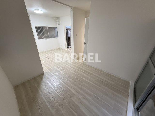 六反園貸家の内装