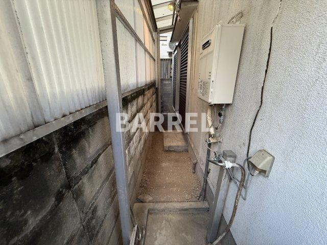 六反園貸家のバルコニー