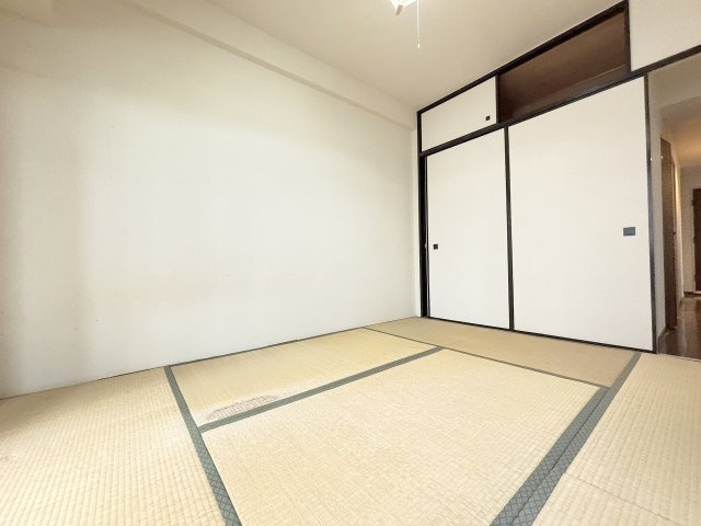 グランツ新大阪の和室