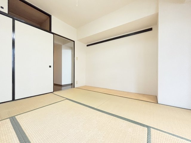 グランツ新大阪の和室