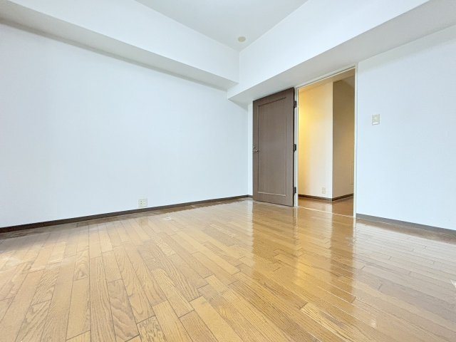 グランツ新大阪の洋室