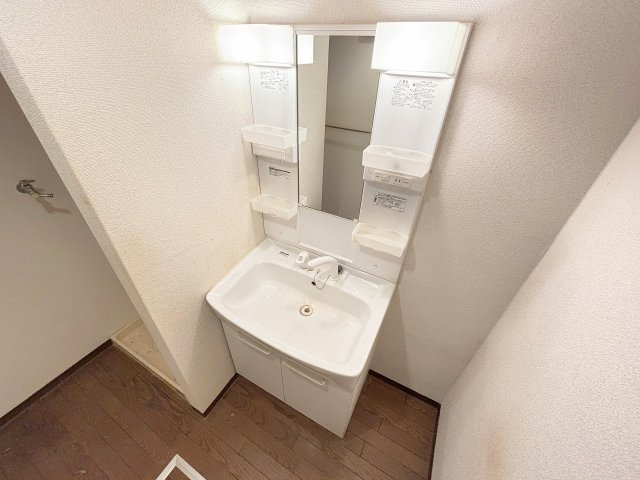 グランツ新大阪の独立洗面台