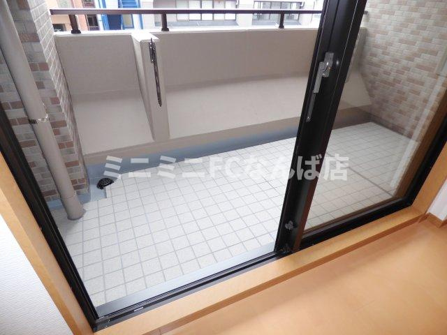 リーガル四ツ橋立売堀Ⅱのバルコニー