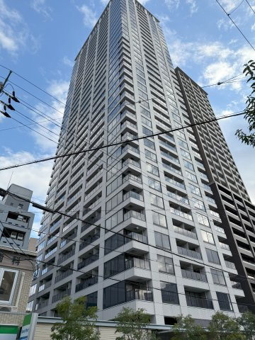 クレヴィアタワー中之島の外観