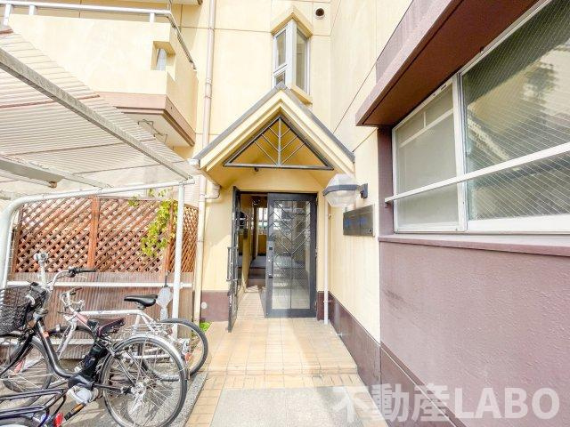 プレアール南亀井Ⅱのエントランス