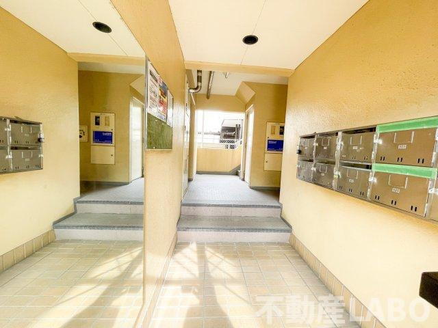 プレアール南亀井Ⅱのエントランス