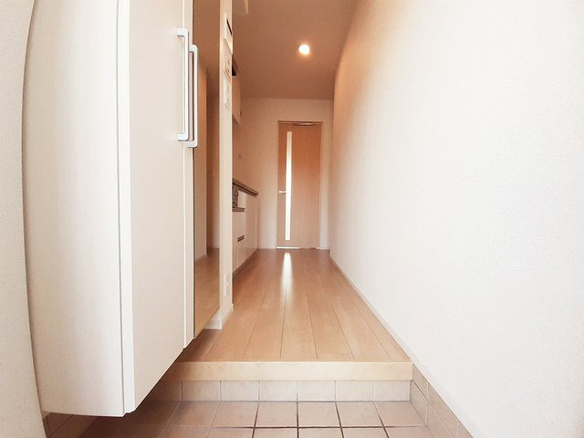 クレインＷの玄関