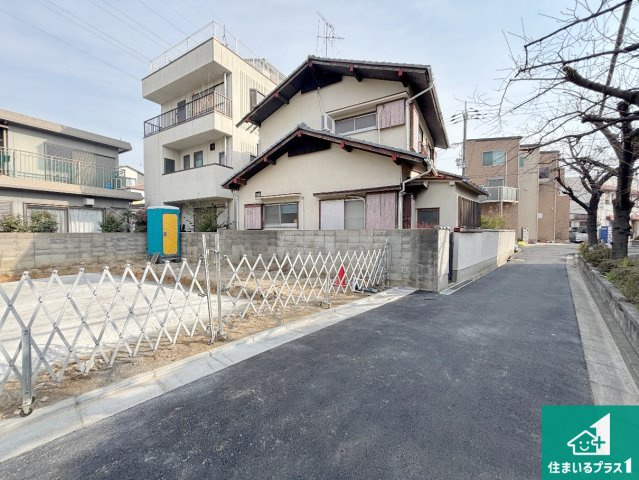 門真市上野口町　新築一戸建ての前面道路含む現地写真|周辺は落ち着いた街並みの住宅地！子育てがしやすい住環境です！まだ未完成ですが、現地でしかわからない事もございます。是非一度ご覧ください。