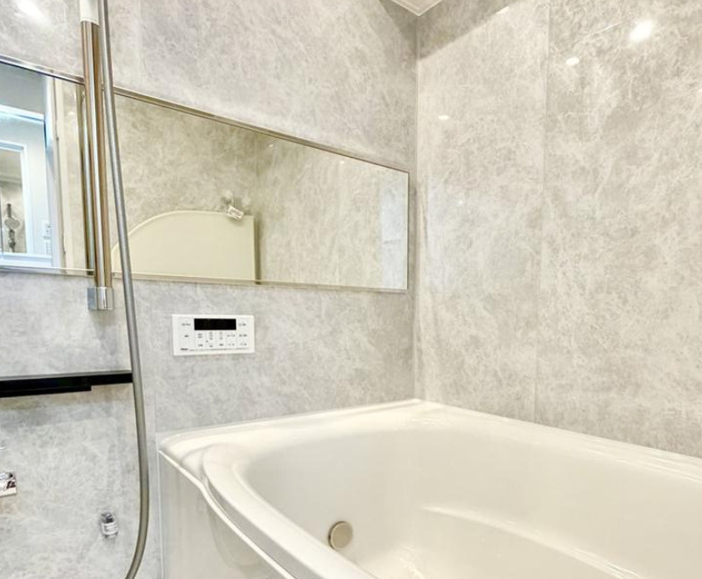 サンマンション青葉ガーデンの浴室|浴室乾燥機 付きです。