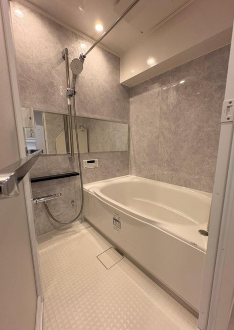 サンマンション青葉ガーデンの浴室|一日の疲れを癒してくれるバスタイムは幸せを感じられるひと時ですね。