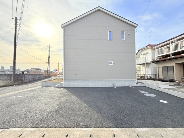 常総市東野原第1　新築戸建の駐車場