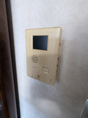 【その他】 | ■新規専任物件 ■茨木市山手台四丁目 テラスハウス  | ■モニター付きインターホン