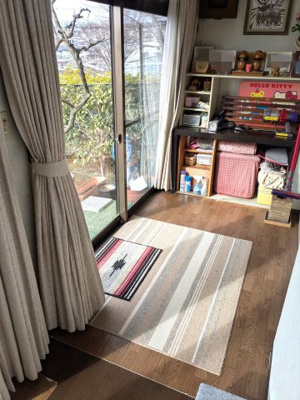 【その他】 | ■110万円値下げしました ■茨木市山手台四丁目 テラスハウス  | ■南向きのとっても陽当たりの良い縁側。日向ぼっこができますね。
■縁側の前には広い南庭があり、ガーデニングも楽しめますよ。