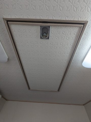 【収納】 | ■新規専任物件 ■茨木市山手台四丁目 テラスハウス  | 小屋裏収納庫付き