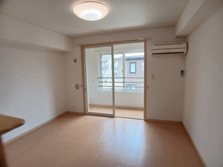 【居間・リビング】 | ラ・デシモＭ | ゆったりとした居間です