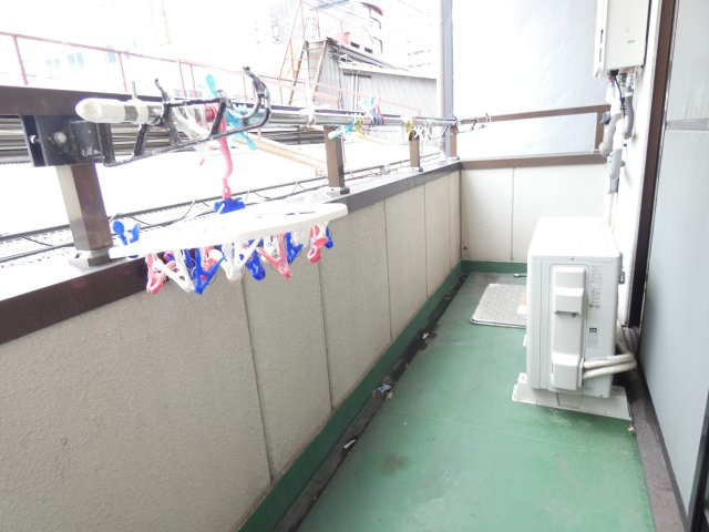 Sキューブほんまちのバルコニー