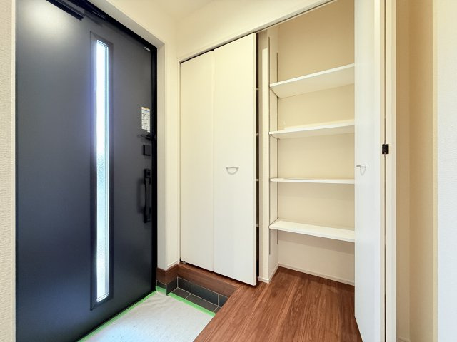 第1常総市東野原　新築戸建　1号棟の玄関