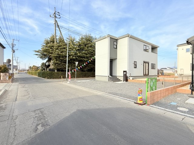 第1常総市東野原　新築戸建　1号棟の前面道路含む現地写真