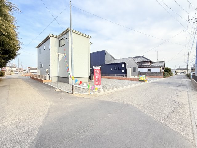 第1常総市東野原　新築戸建　1号棟の前面道路含む現地写真
