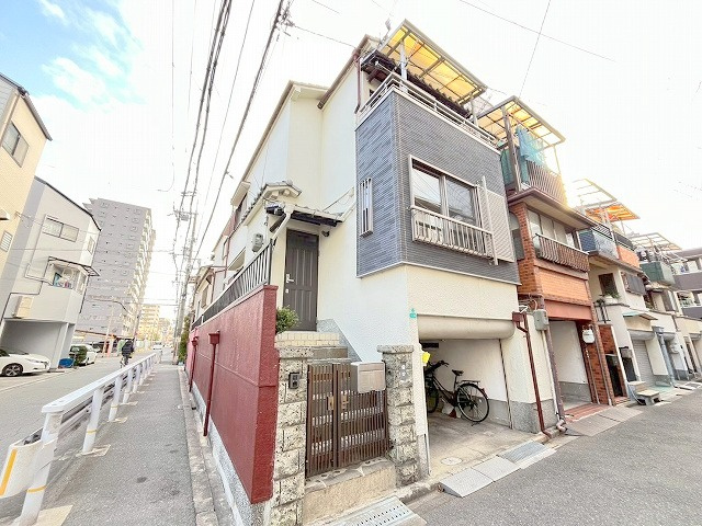 新高1丁目戸建の外観