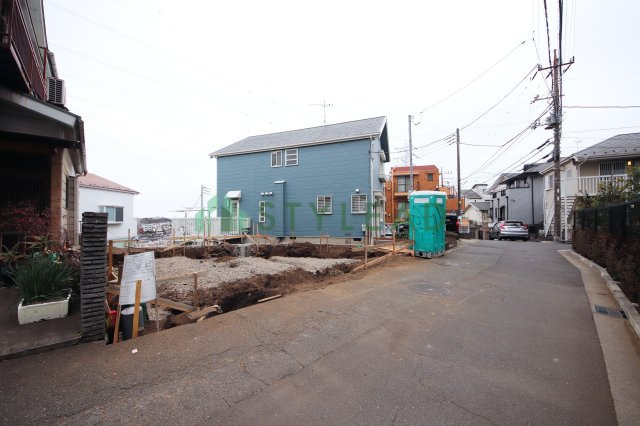 【前面道路含む現地写真】