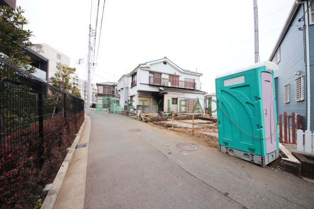 【前面道路含む現地写真】