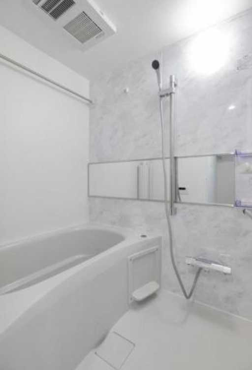 ユーレジデンス目黒東山　フリーレント1ヵ月　築浅　礼金0の浴室