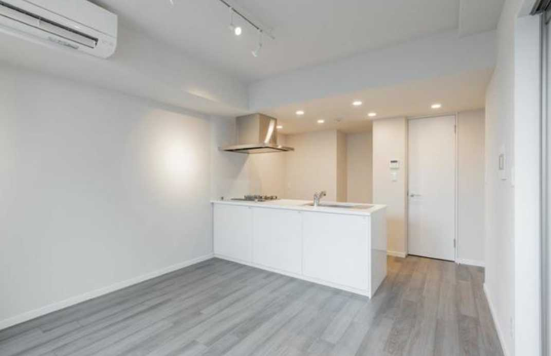 ユーレジデンス目黒東山　フリーレント1ヵ月　築浅　礼金0の居間・リビング