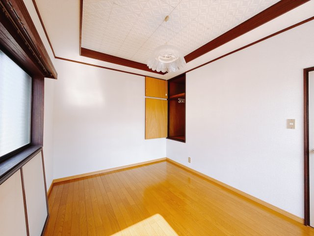 【中古戸建】前橋市青柳町1期の洋室|■2階洋室｜子供部屋のメリットは「自立心を養うことができる」「自分で整理整頓できるようになる」そして、お子様が成長した際には「プライバシーを確保できる」といい事だらけ♪