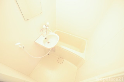 【浴室】 | レオパレスパークサイドＨＡＲＵ | 設備・仕様は号室により異なる為、現況を優先致します。