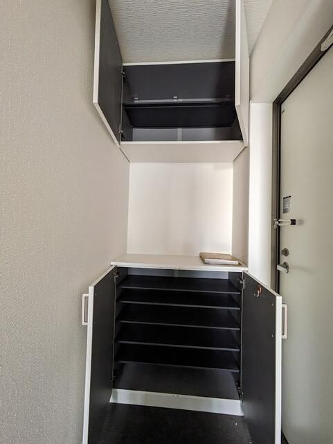 フィユフラッツ川越南の玄関