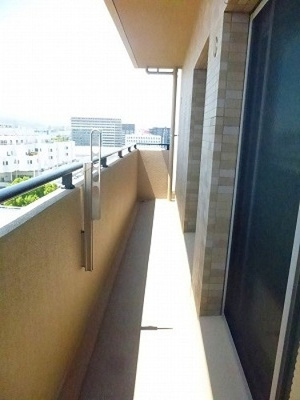 【バルコニー】 | サーパス県立劇場前 | バルコニー※前回募集時の写真２０２３年６月撮影