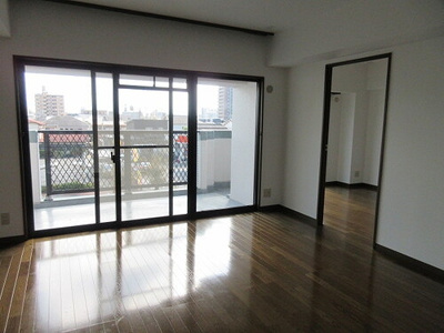 【居間・リビング】 | シティライフ県立大通り | リビング※前回募集時の写真２０２３年１１月