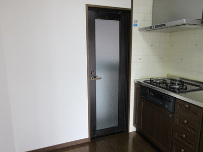 【その他】 | シティライフ県立大通り | キッチン勝手口※前回募集時の写真２０２３年１１月