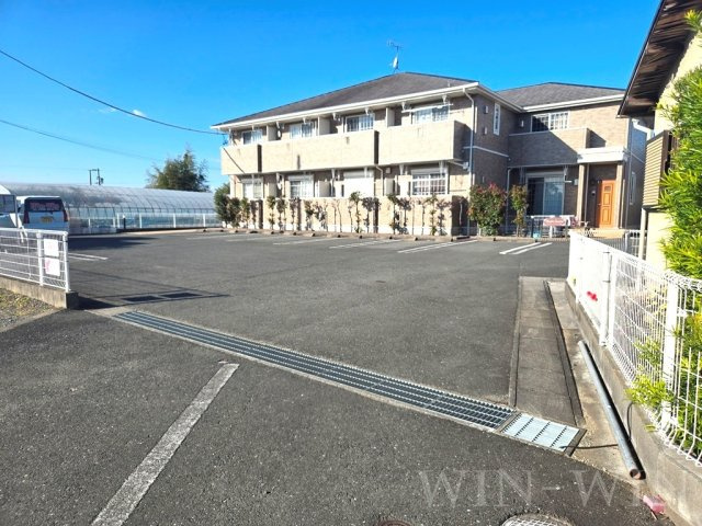 サンリット スクエアーS.Kの駐車場